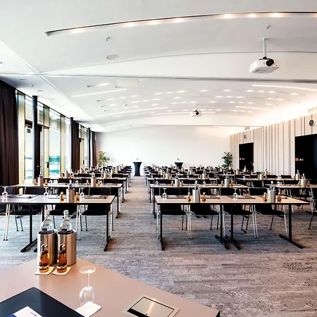 Radisson Blu Hotel, Hotell